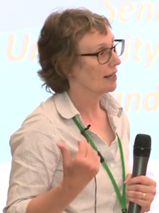 Dr Carolyn Letts